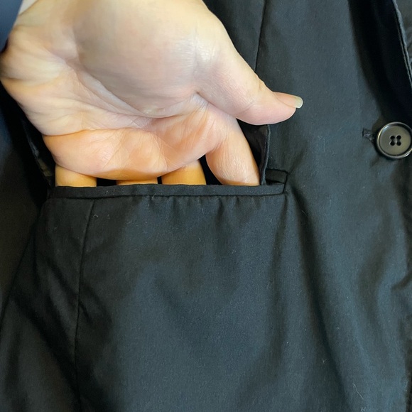 New York & Company Black Blazer w/ One Button and 2 Size Pockets Size 6 - Picture 6 of 11